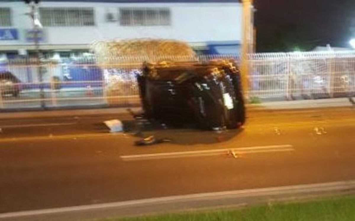 Las cuatro vías se encuentran cerrada por accidente de tránsito en Río Abajo