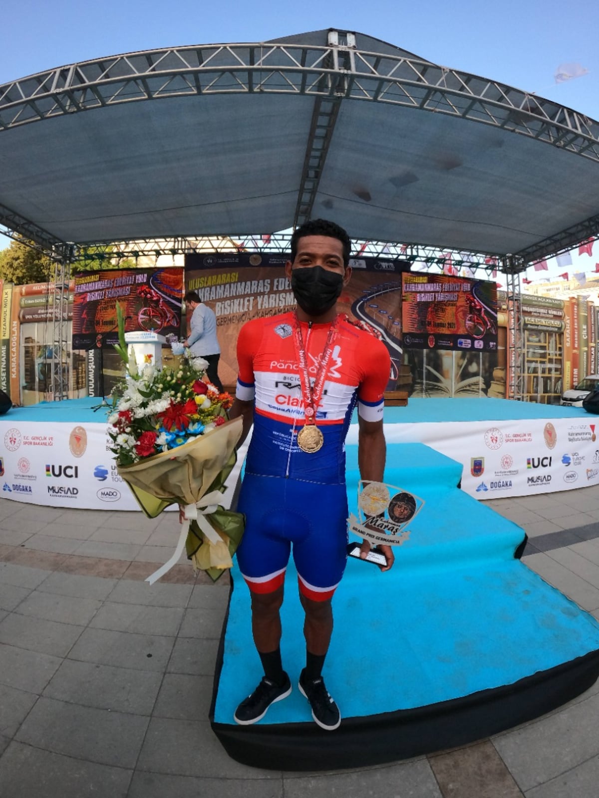 Buena esa. Christofer Jurado gana evento de ciclismo en Turquía. Video