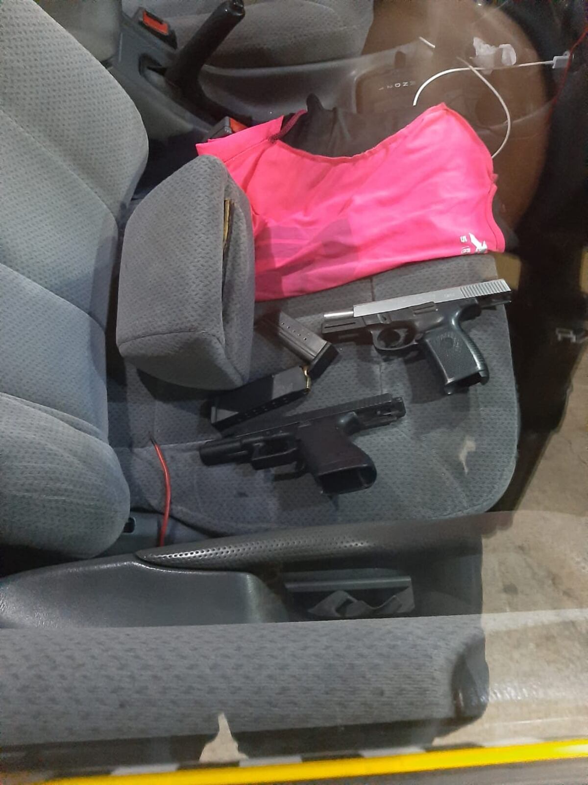 Iban rumbo a David, Chiriquí, bien armados