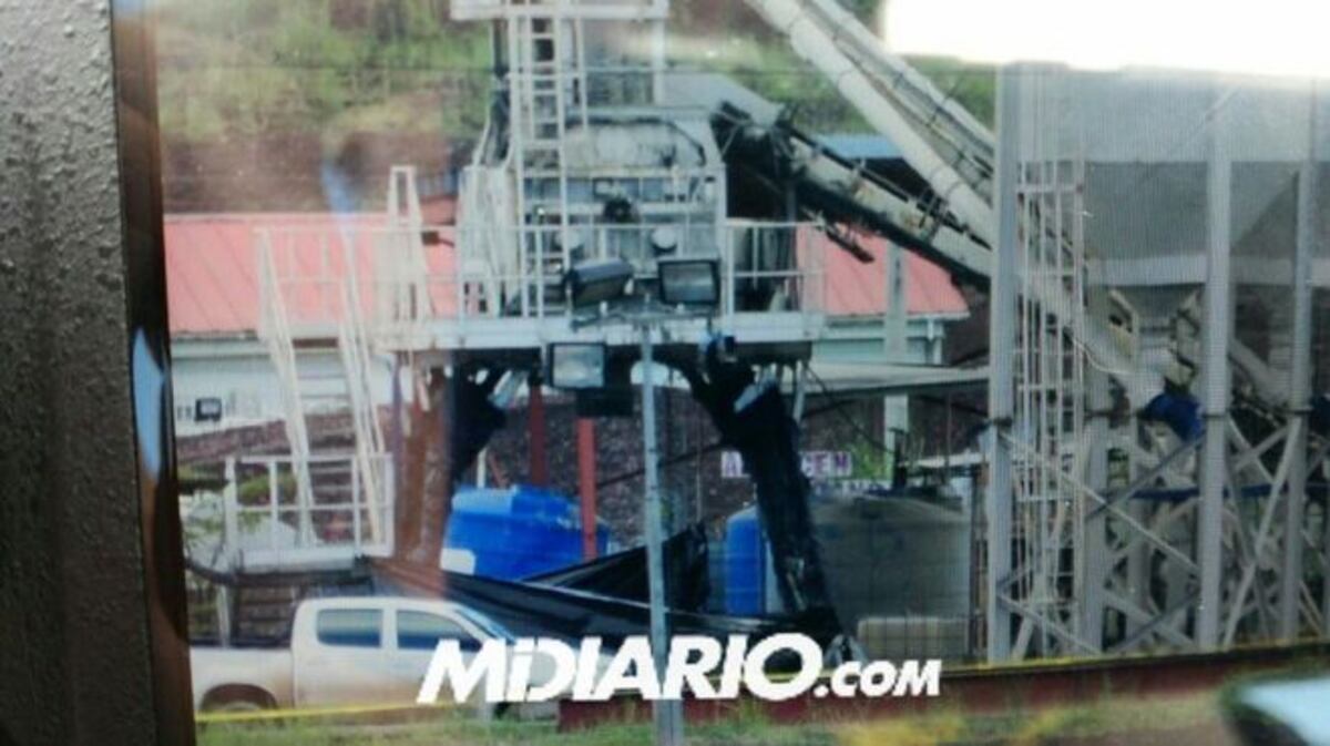 LO ÚLTIMO| Obrero muere limpiando una concretera que lo partió en dos | VIDEO