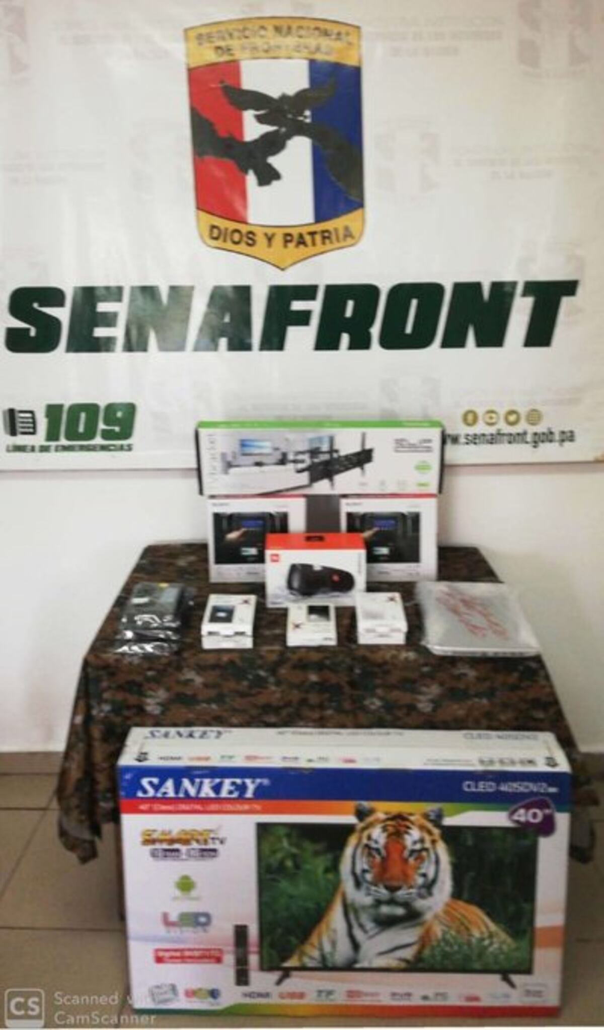 Mujer es investigada por posible hurto de aparatos electrónicos