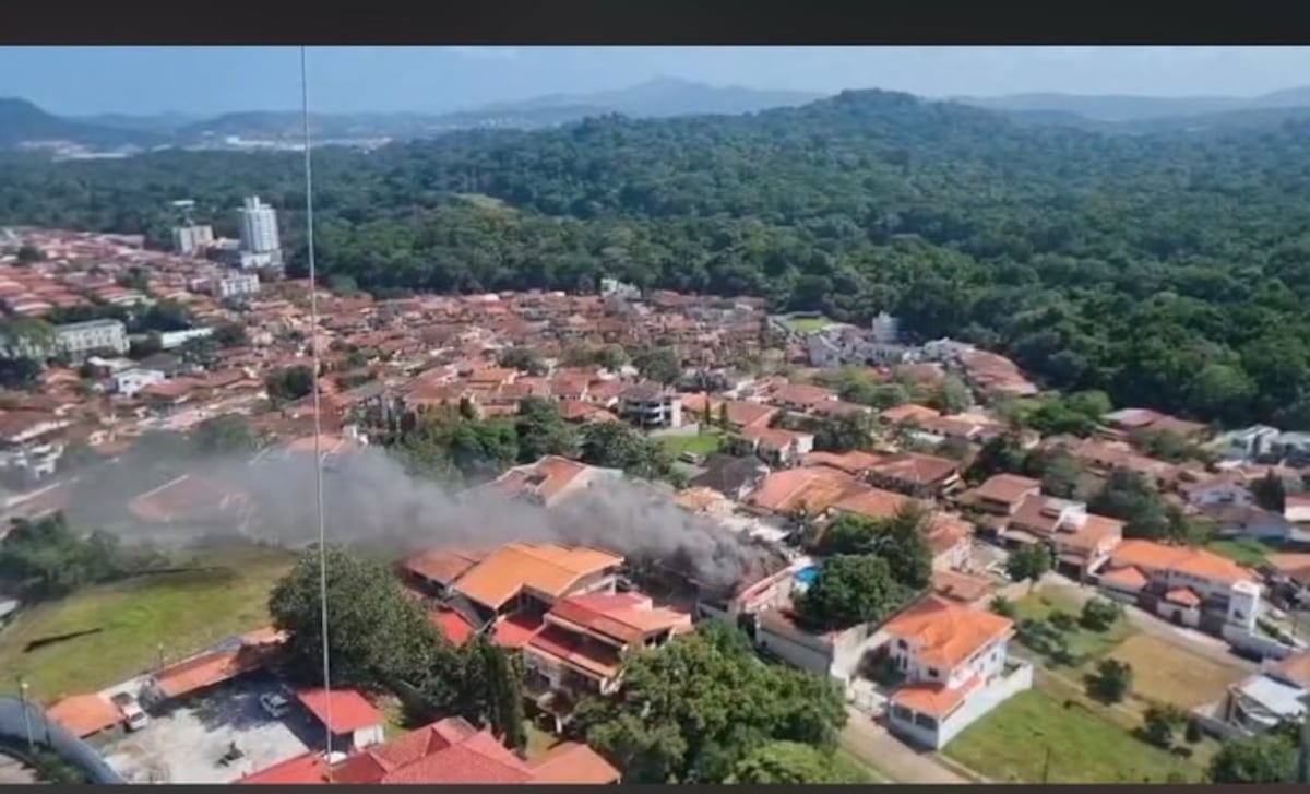 LO ÚLTIMO. Incendio en Dos Mares genera fuerte columna de humo detrás de El Dorado + VÍDEOS