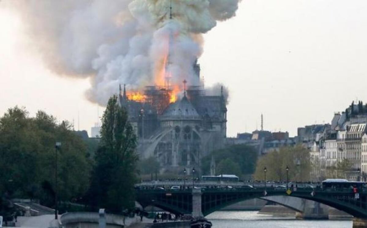 Famosos consternados por tragedia de Notre Dame