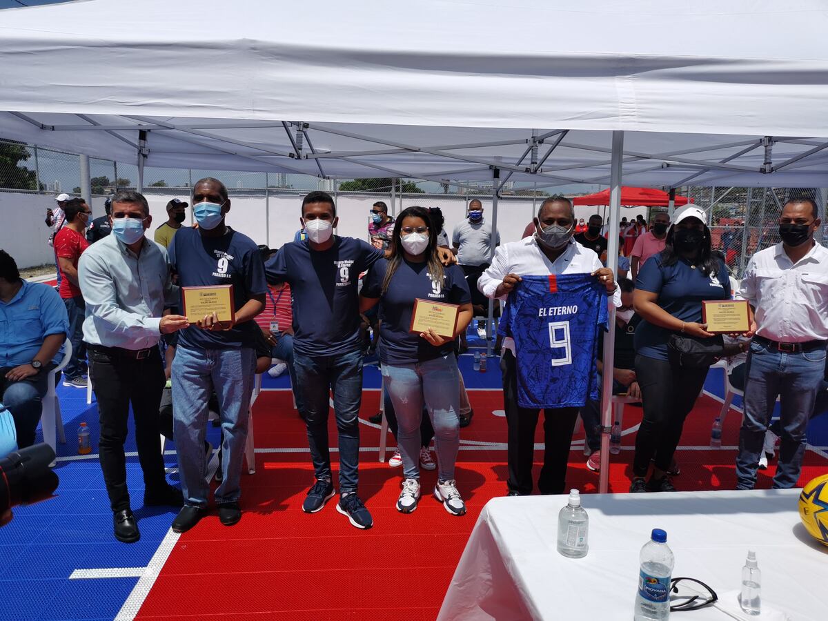 Cancha de Paraíso lleva el nombre de ‘Mauro Muñoz’