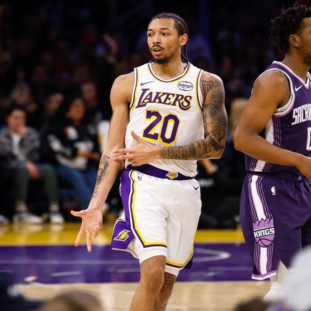 Lakers no tiran la toalla y refuerzan su plantilla para los playoffs