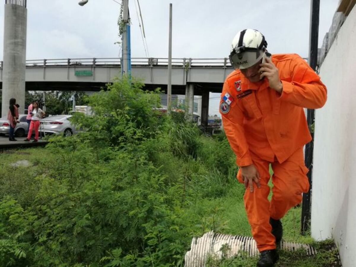 ¡POR DESNIVEL EN LOSA! Cierran puente de Villa Lucre | VIDEO
