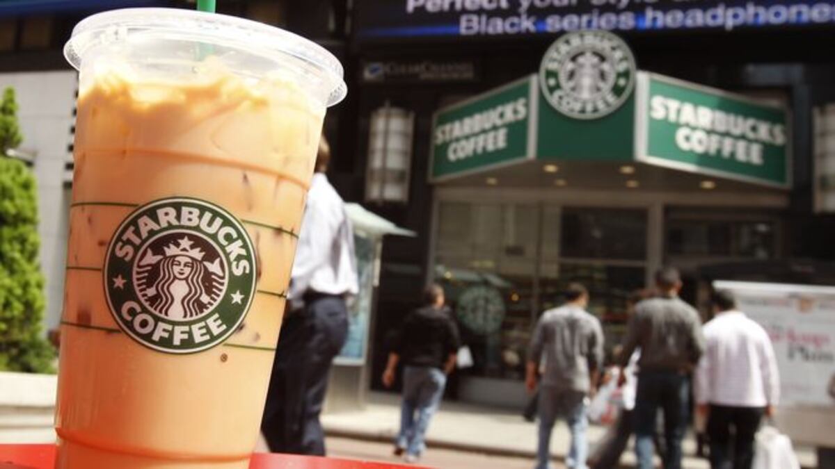 Starbucks dará a su nuevo CEO un jet privado para viajar entre su casa y su oficina