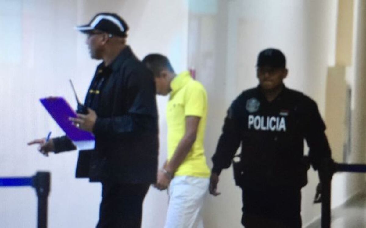 Detienen a joven por posesión ílícita del arma del seguridad del Banco General