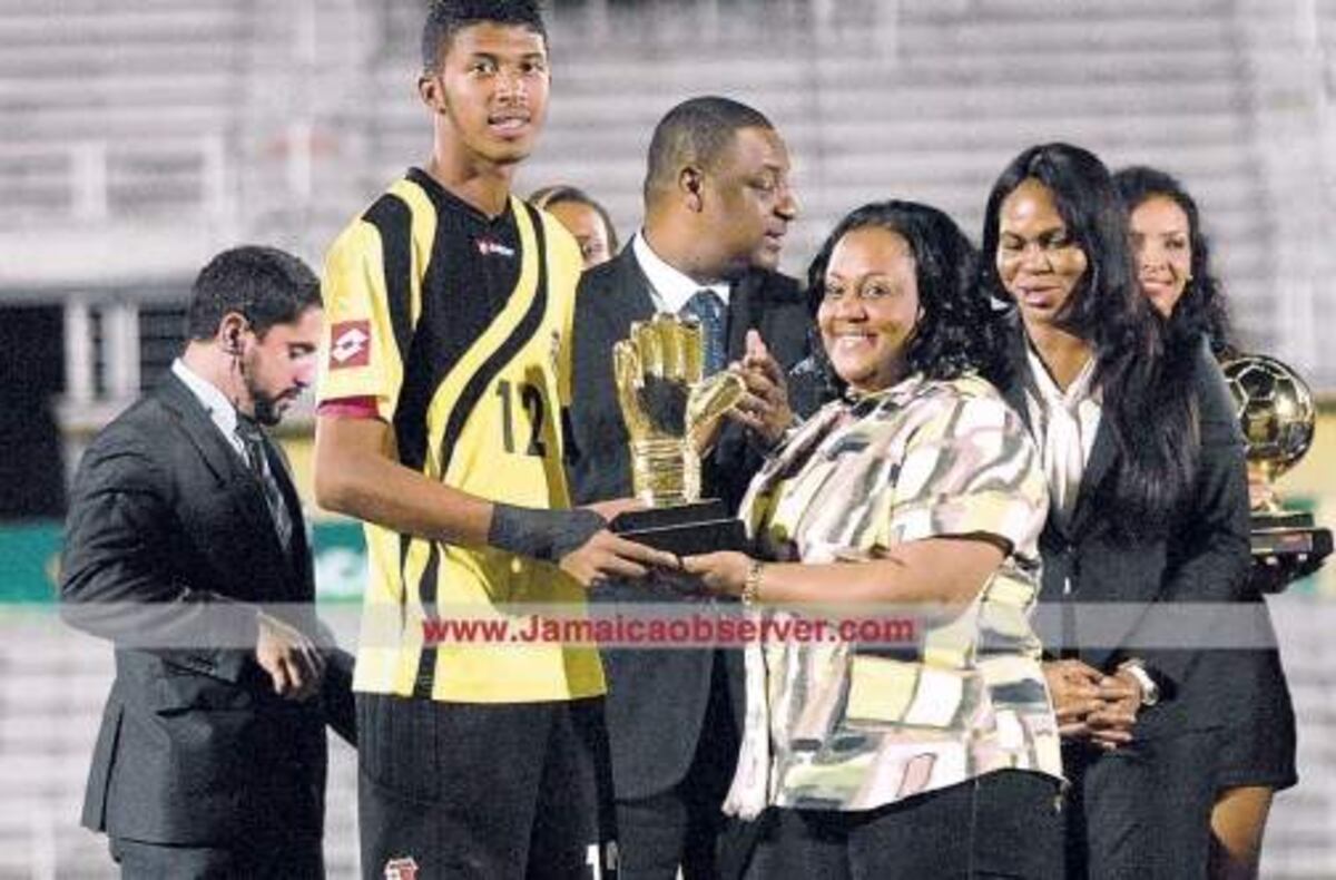 Yenith Bailey se pone a la altura de Jaime Penedo