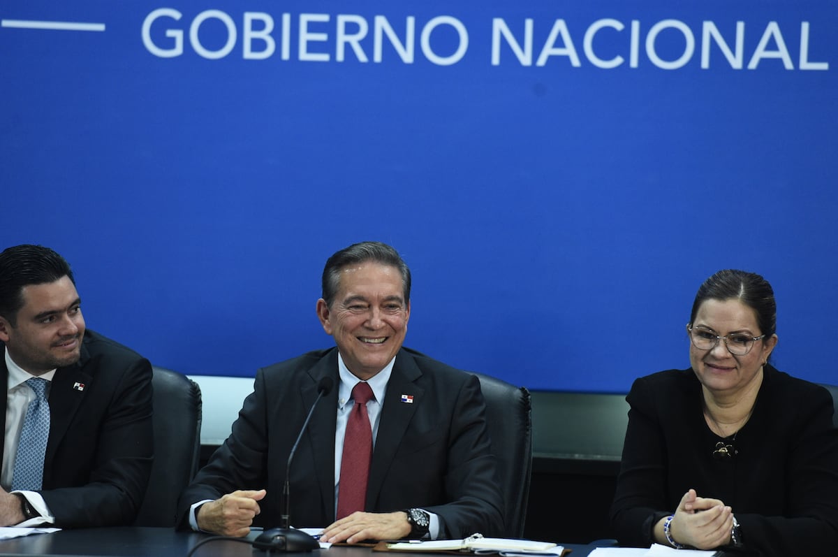 La ex ministra de Salud Rosario Turner se quedó sola en medio de la pandemia