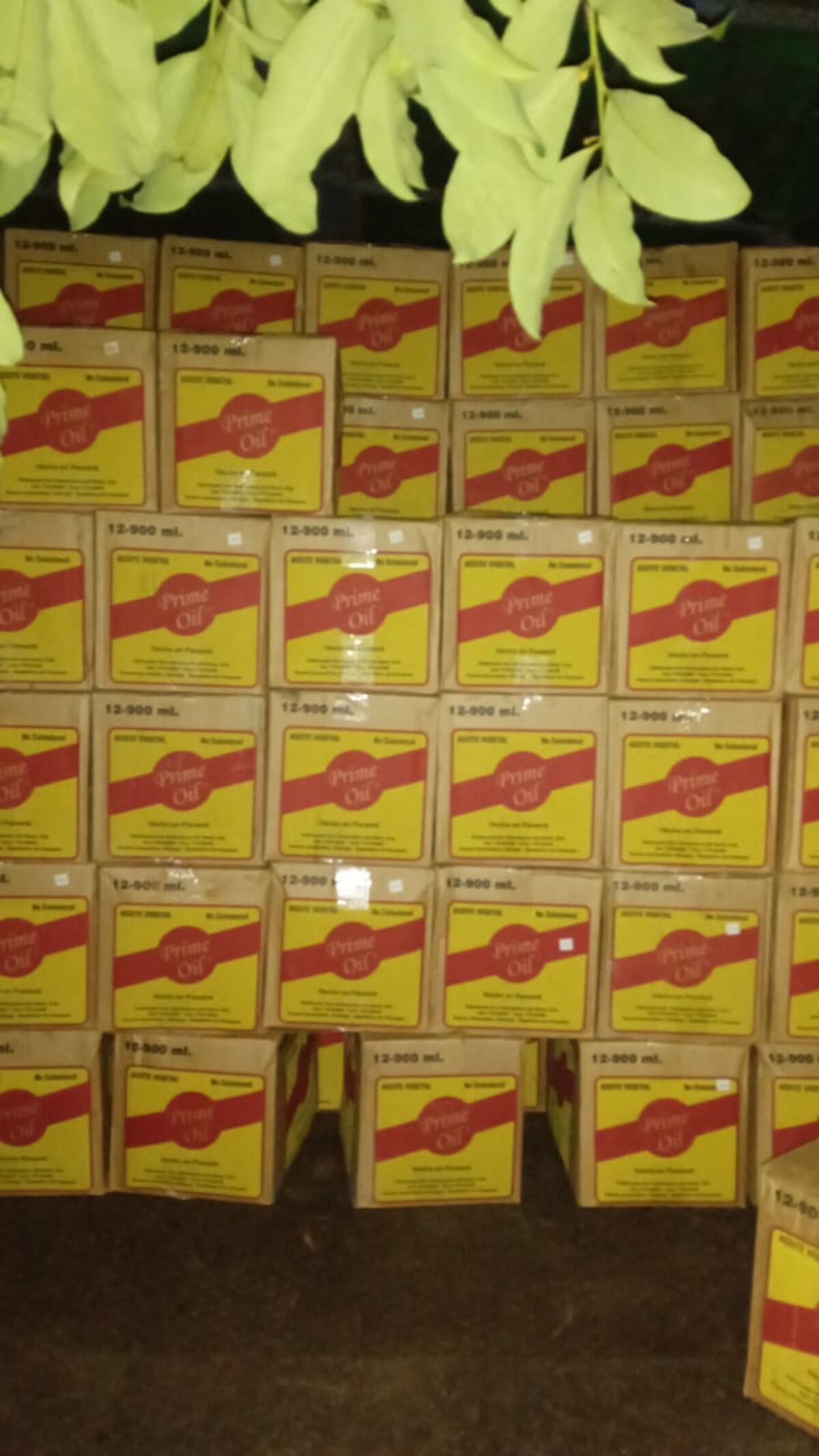 Se hicieron pasar por funcionarios y retiraron  un montón de mercancía. Revelan modus operandi para que no caigan