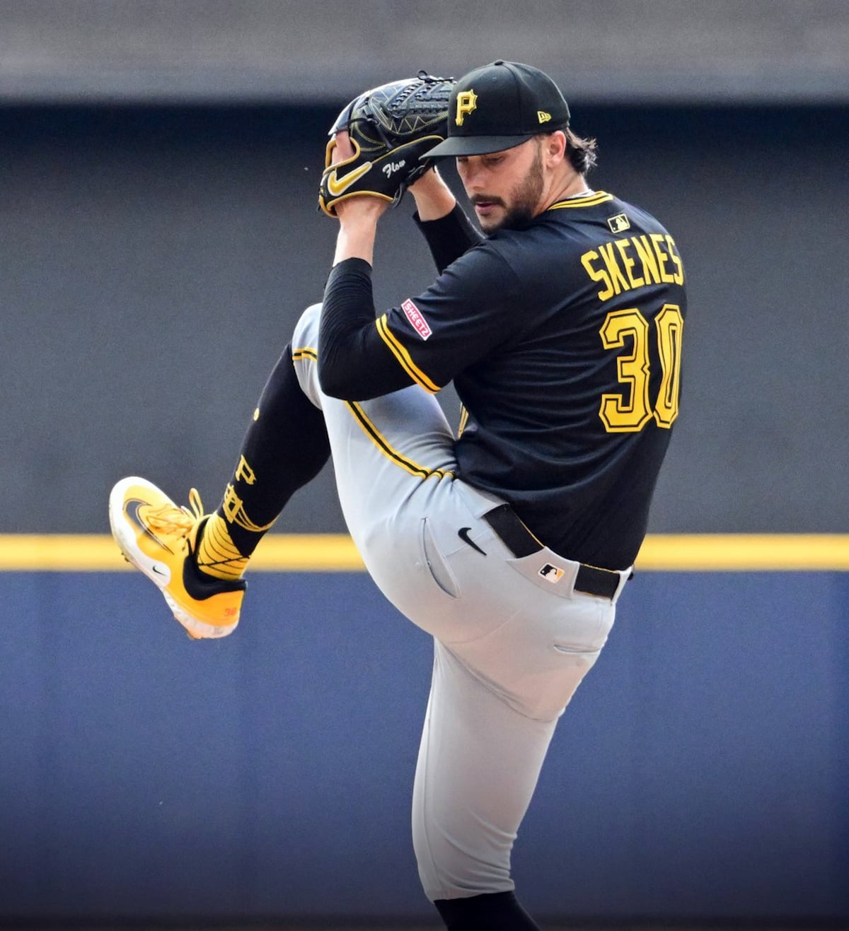 Bienvenido a la hermandad: Skenes entra al histórico salón de los ponchadores de Pittsburgh