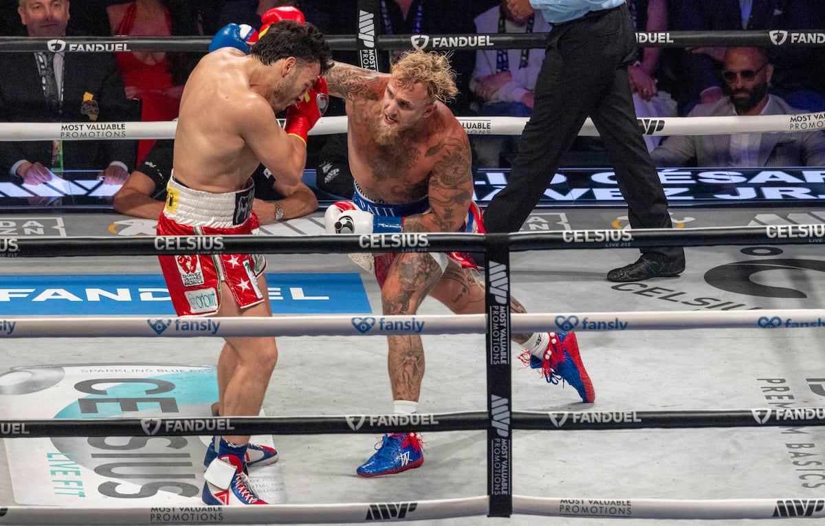 Jake Paul humilla a Chávez Jr. y ahora quiere ser campeón del mundo