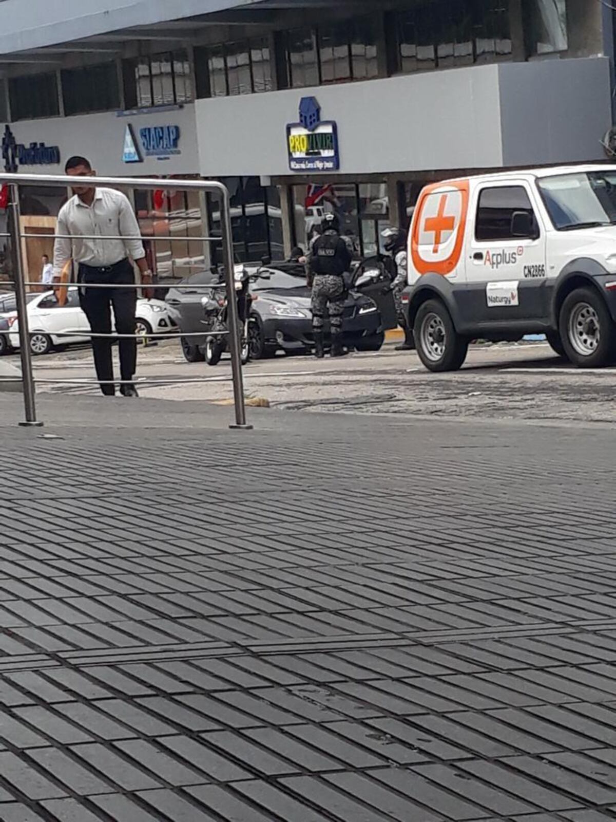 Era un chef el que andaba con más de un millón y medio de dólares en el carro