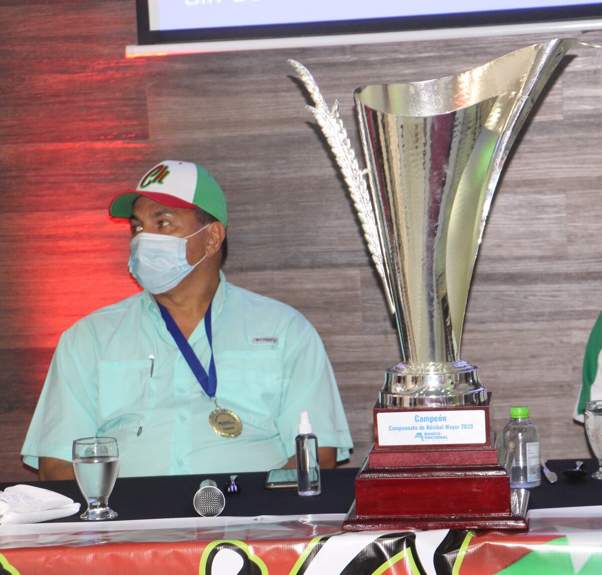 Manuel Sánchez dice que deja la liga chiricana por razones de negocio