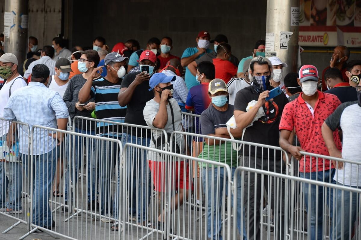 Bancos y supermercados anuncian que estarán abiertos este sábado en los siguientes horarios