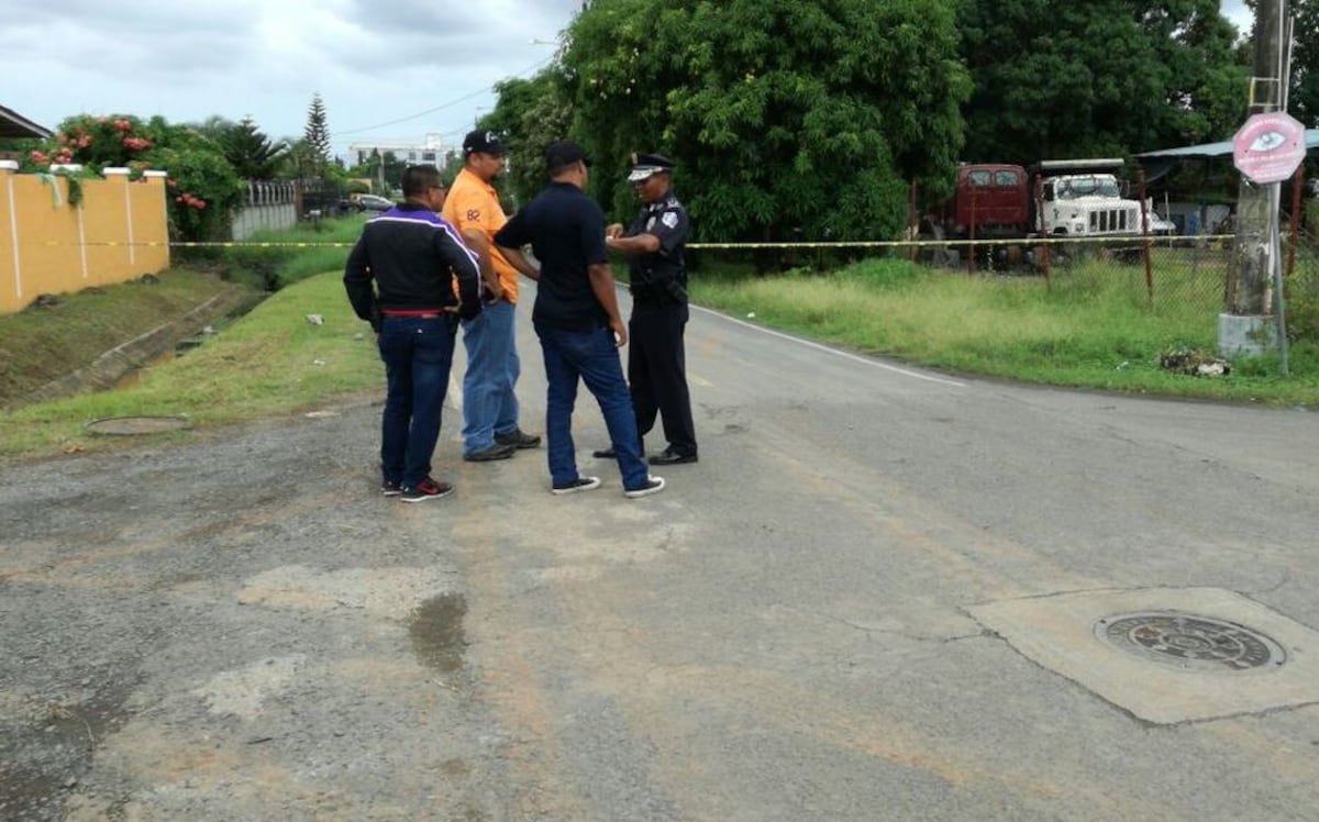 Hombre muerto es lanzado en Villa de Las Acacias