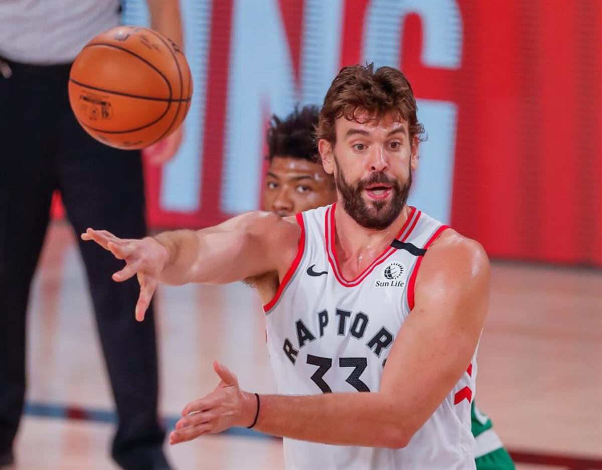 Siakam e Ibaka ponen a Raptors de nuevo en el camino ganador