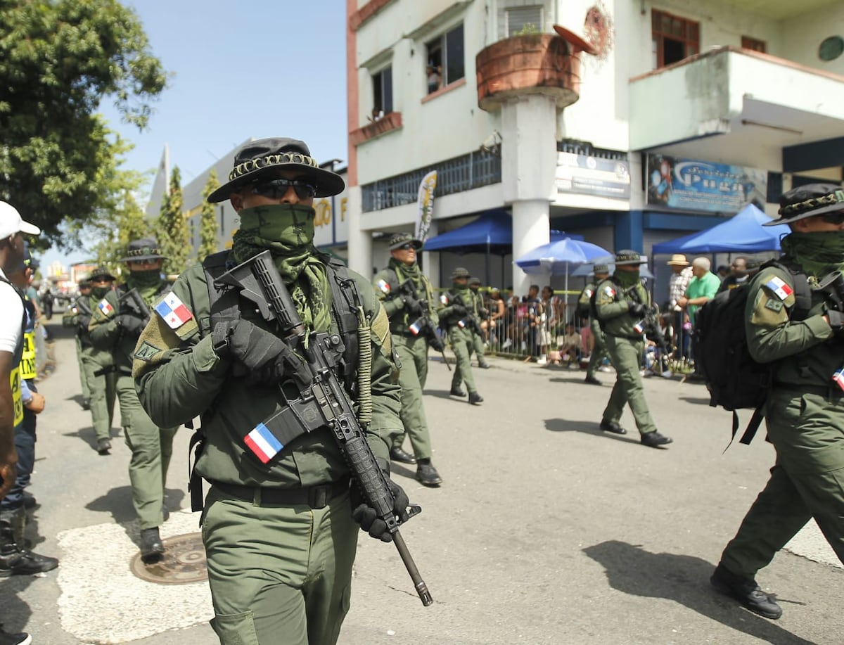 Colón celebra el 5 de noviembre entre historia, tradición y desfile patriótico