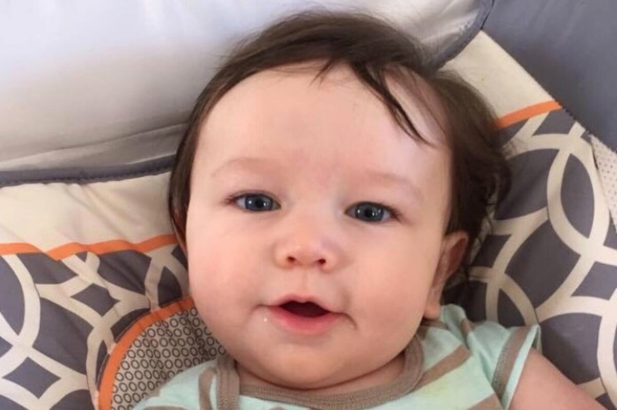 Junta casi seis mil dólares en dos horas para pagar tratamiento de su hermanito