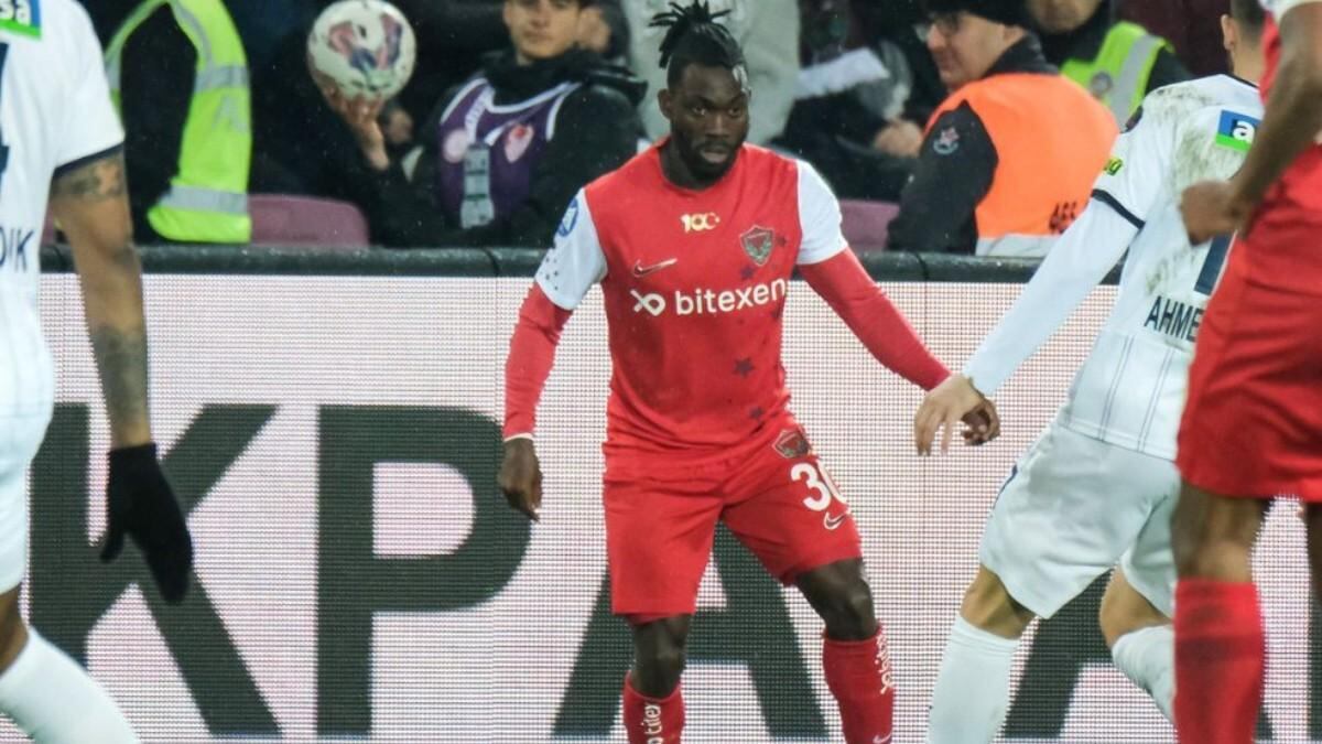 Recuperan el cuerpo del futbolista Christian Atsu bajo los escombros de su casa