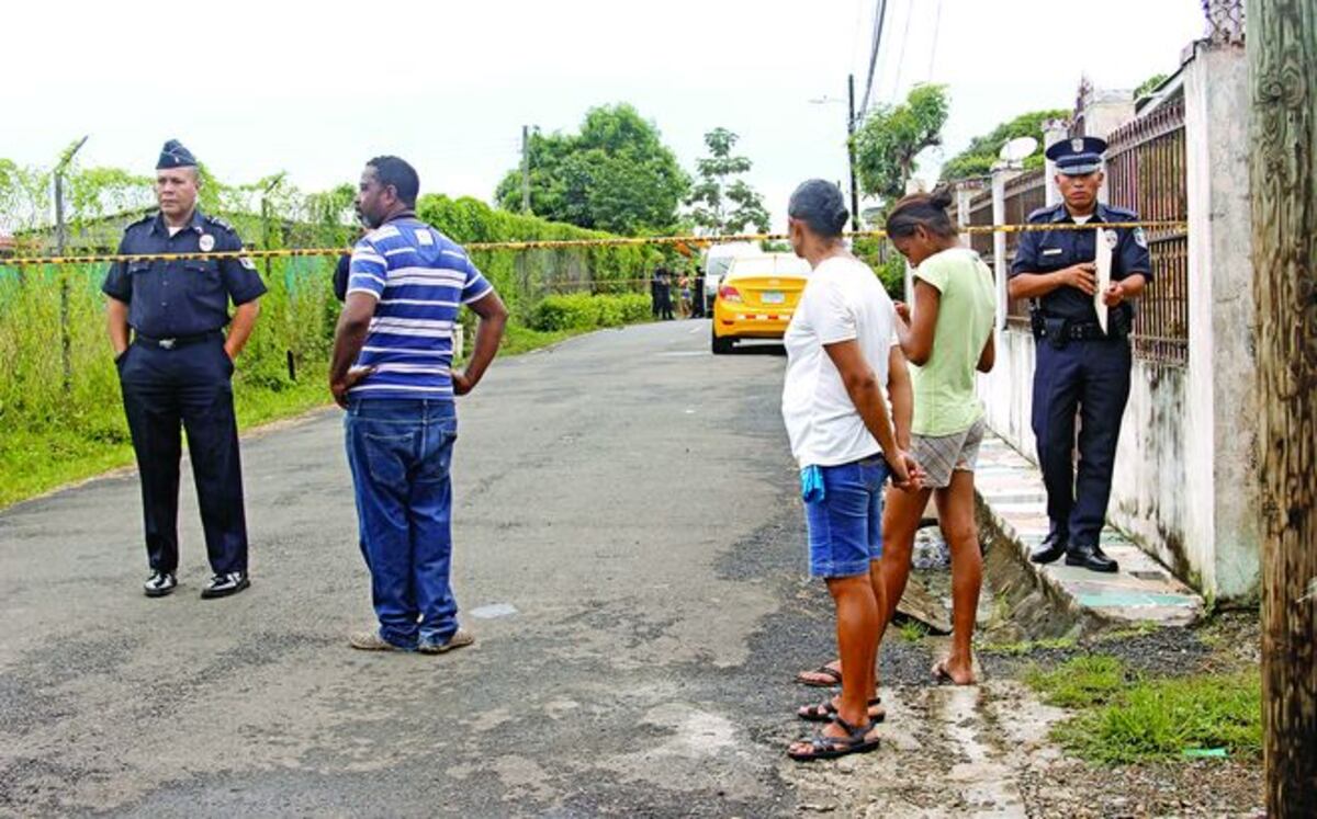 ¿SICARIATO? Autoridades investigan homicidio de madre e hijo en Pacora