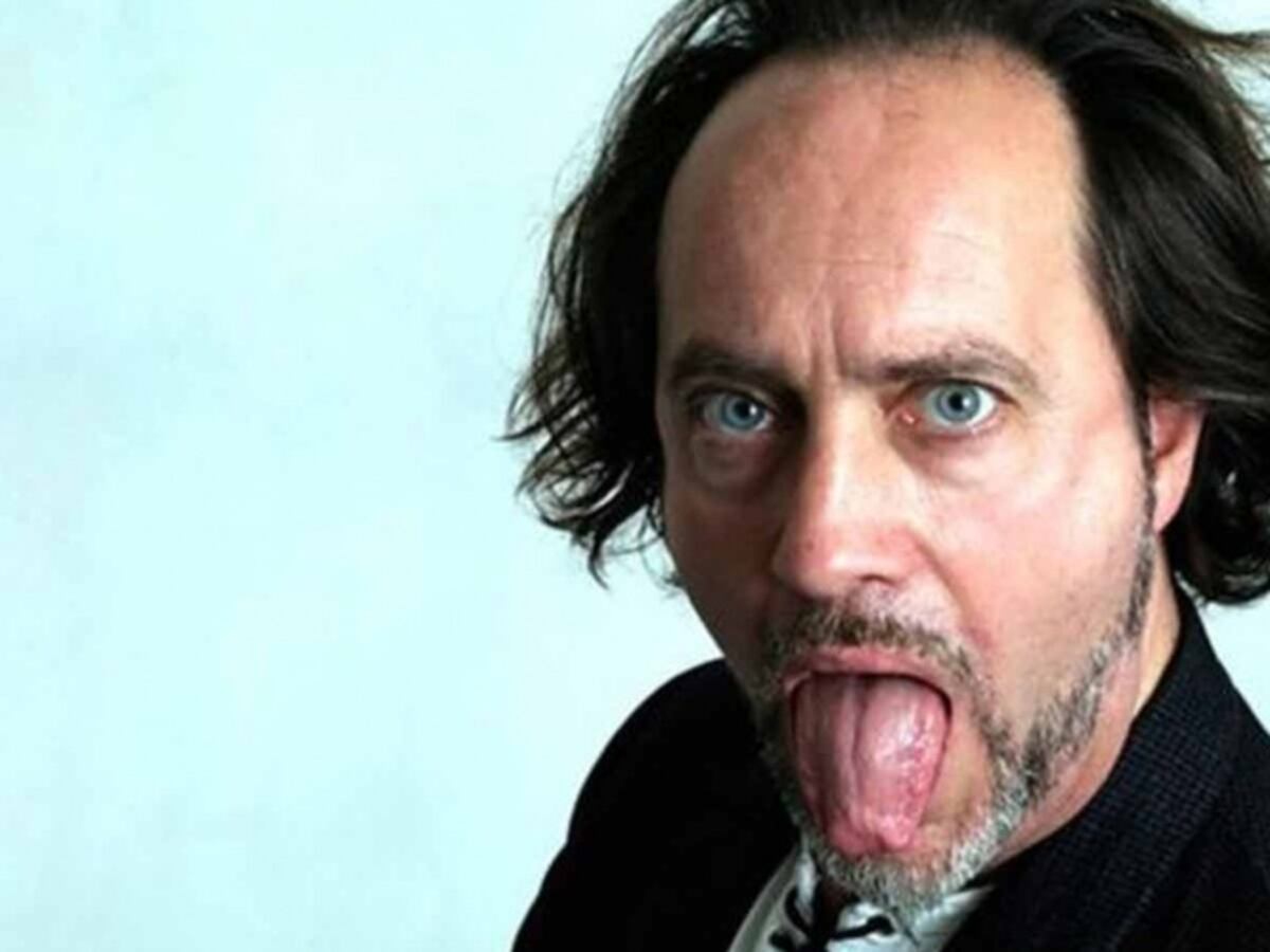 Creían que era broma, pero no; comediante muere en el escenario