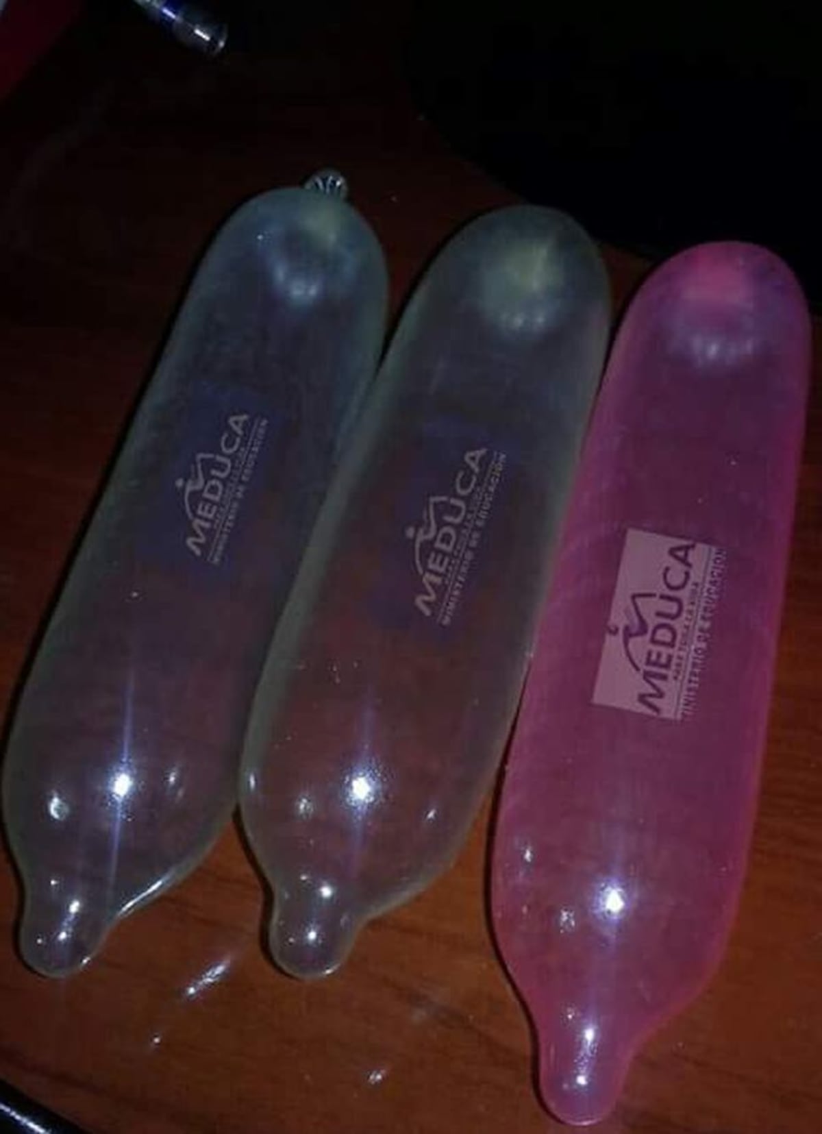 Condones con logo del Meduca crean revuelo, son un delito