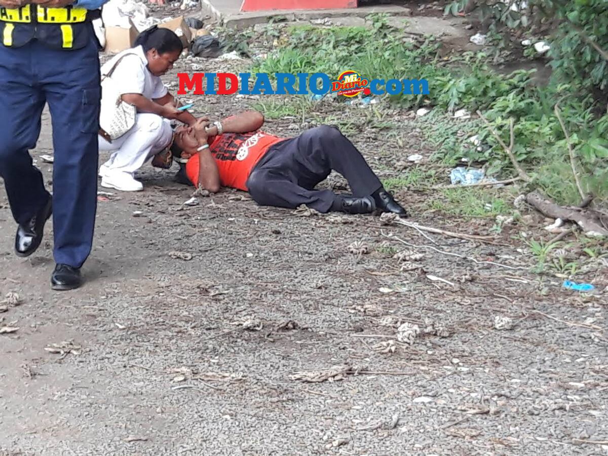 CASI LO MATA. Le dio un varillazo en la nuca por decirle pavo