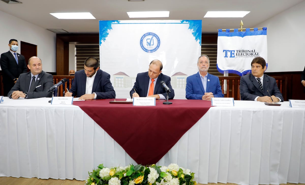 Firman millonario contrato para la publicidad del Plan General de Elecciones