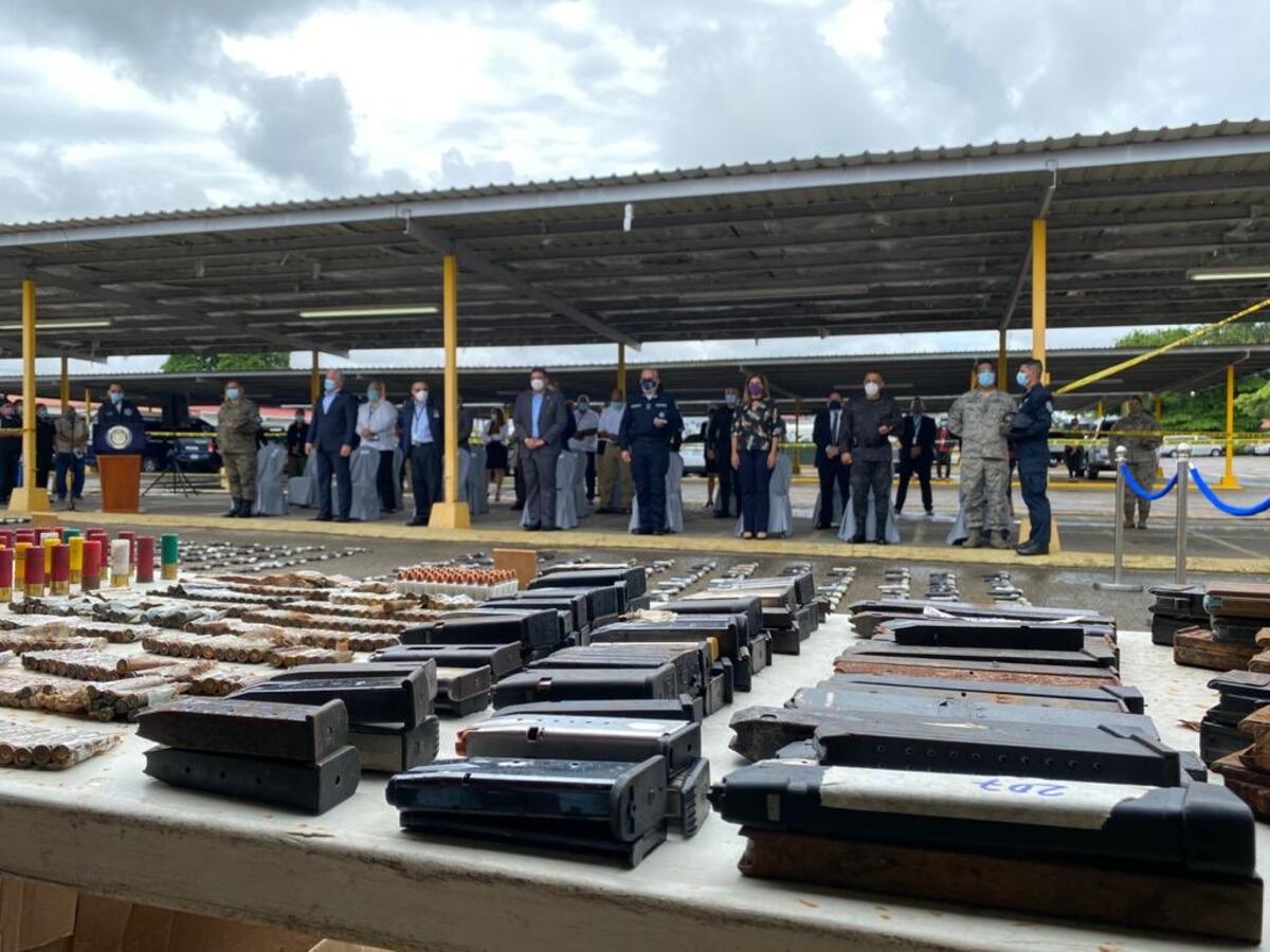 Destruyen 686 armas y más de 7 mil municiones decomisadas en operativos