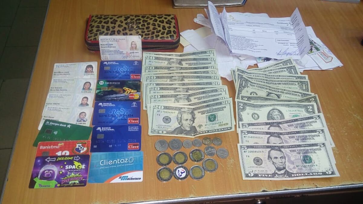 Mujer pierde cartera llena de dinero en el Metro de la 5 de Mayo y esto fue lo que pasó