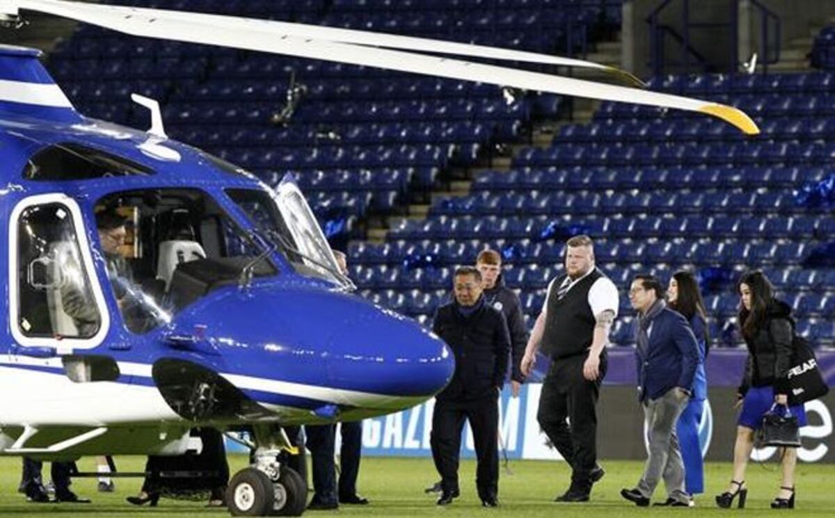 Tragedia en el fútbol. Dueño del Leicester se estrella saliendo del estadio