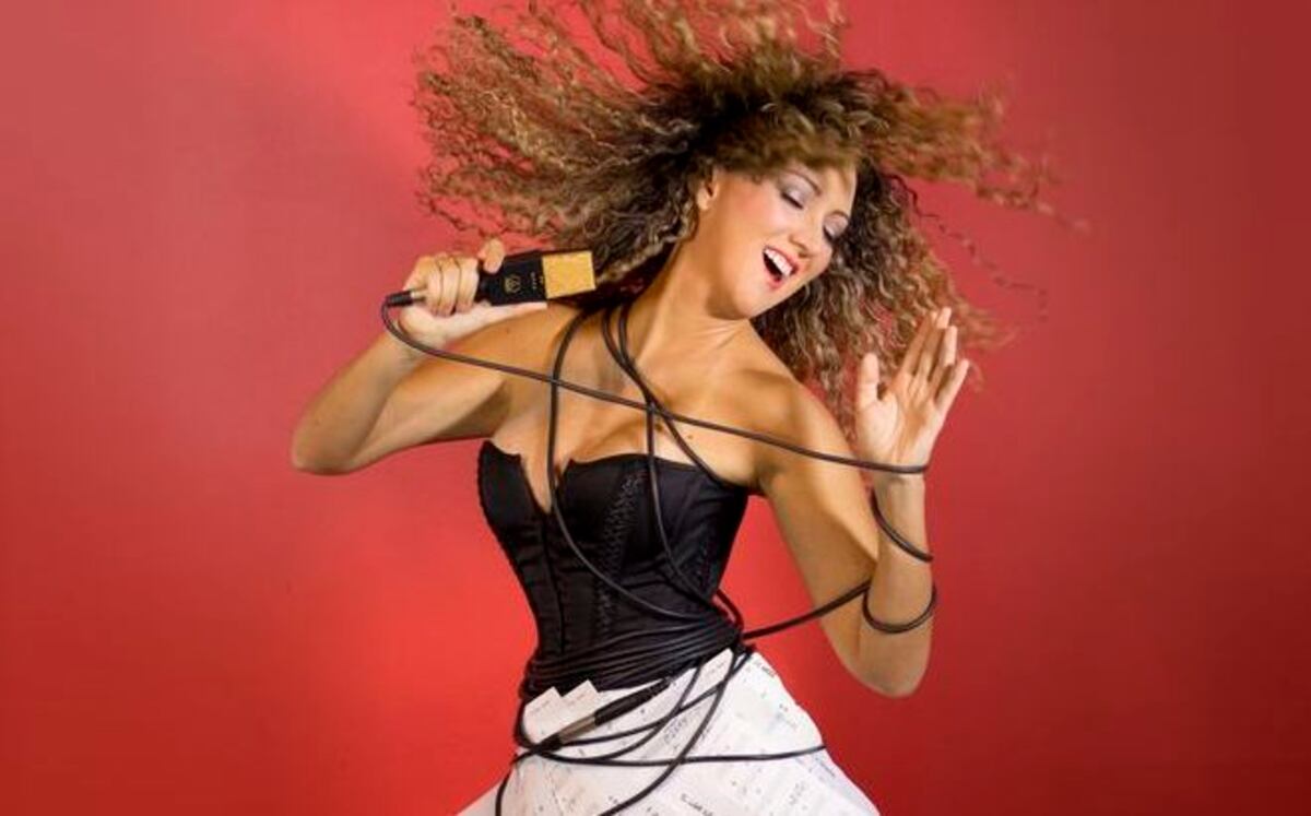 ERIKA ENDER:'No he pasado por el colchón de nadie pa' que me graben una canción'