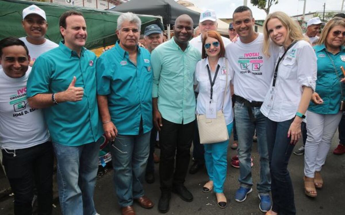 'Todos quieren que vuelva el 'loco', dice Marta de Martinelli