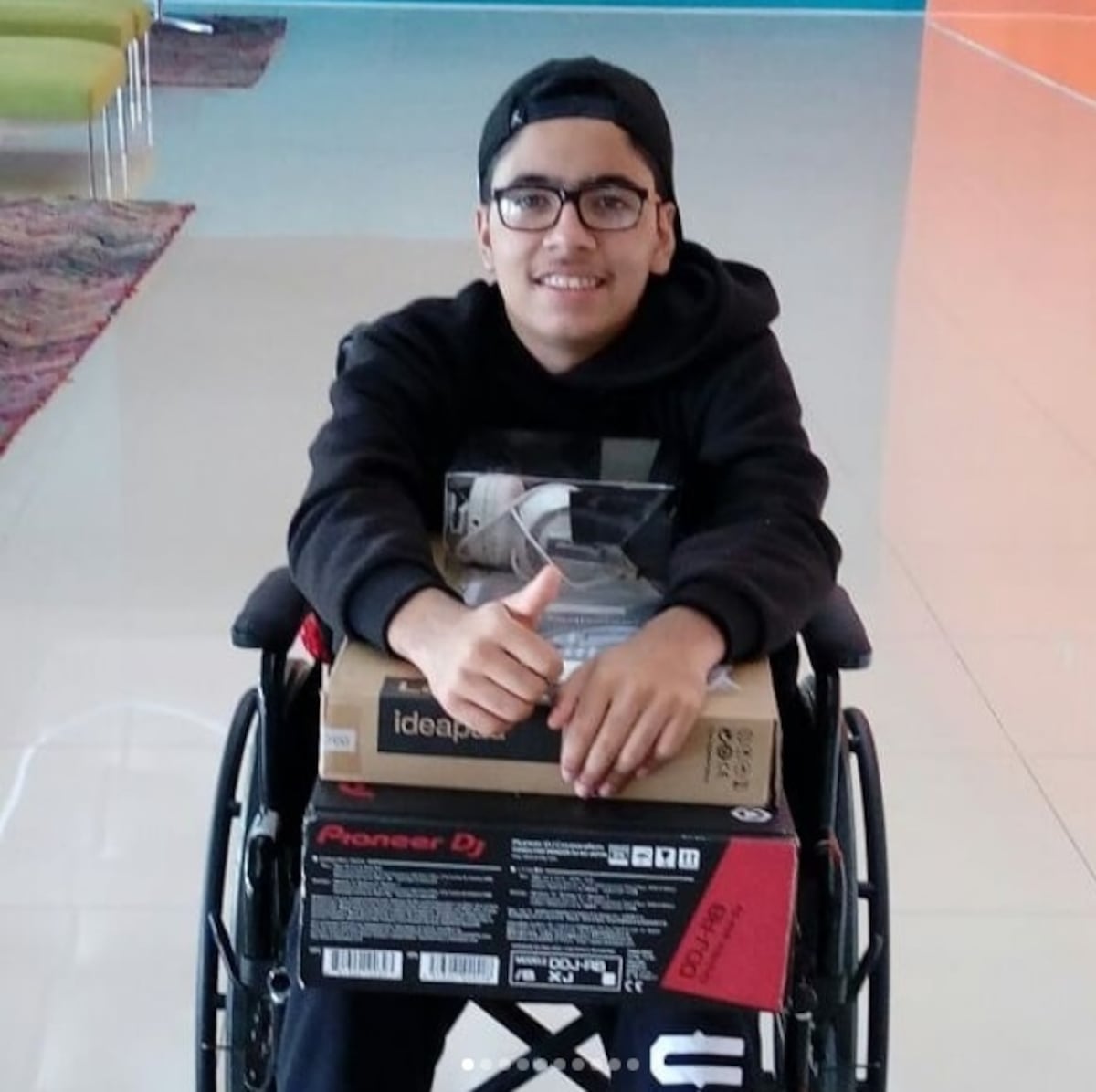 ¡QUÉ EMOCIÓN! Carlos Alberto ya da sus primeros pasos con su nueva cadera