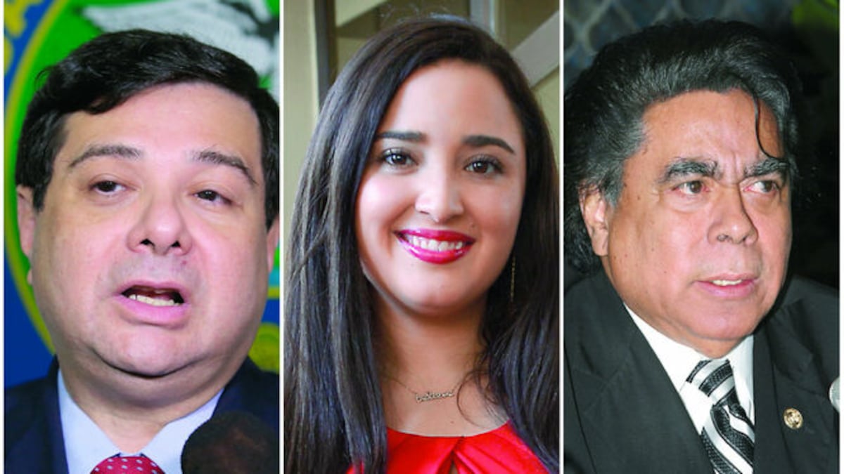 Separan a funcionaria de la Asamblea Nacional. Los    ex diputados involucrados siguen muertos de la risa