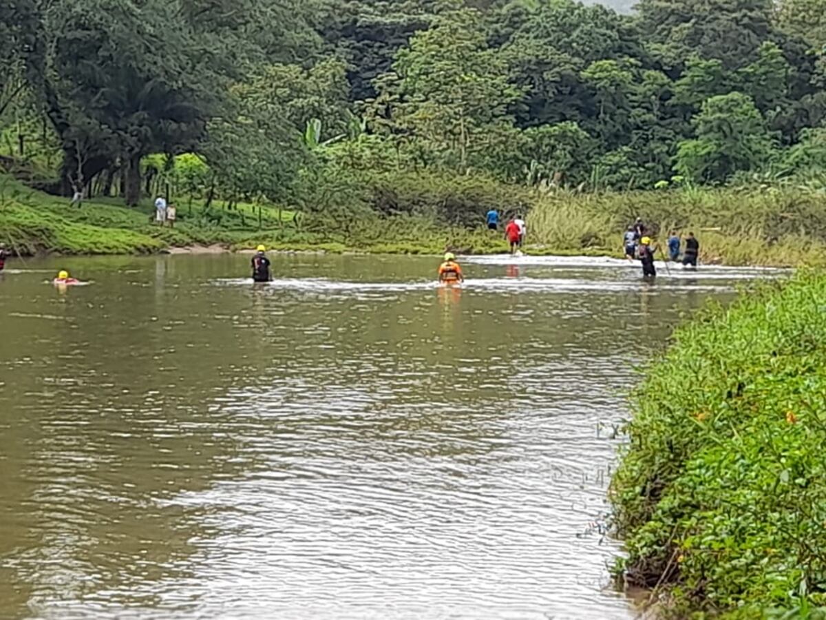 Adulto mayor desaparece al caer en las aguas del Río Mamoní en Chepo. Video