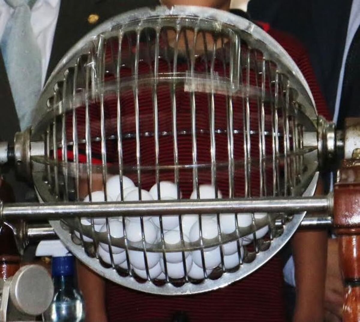 ¡AY, POR DIOS! Le roban a billetero su tablero con todo. Ahora teme por su vida