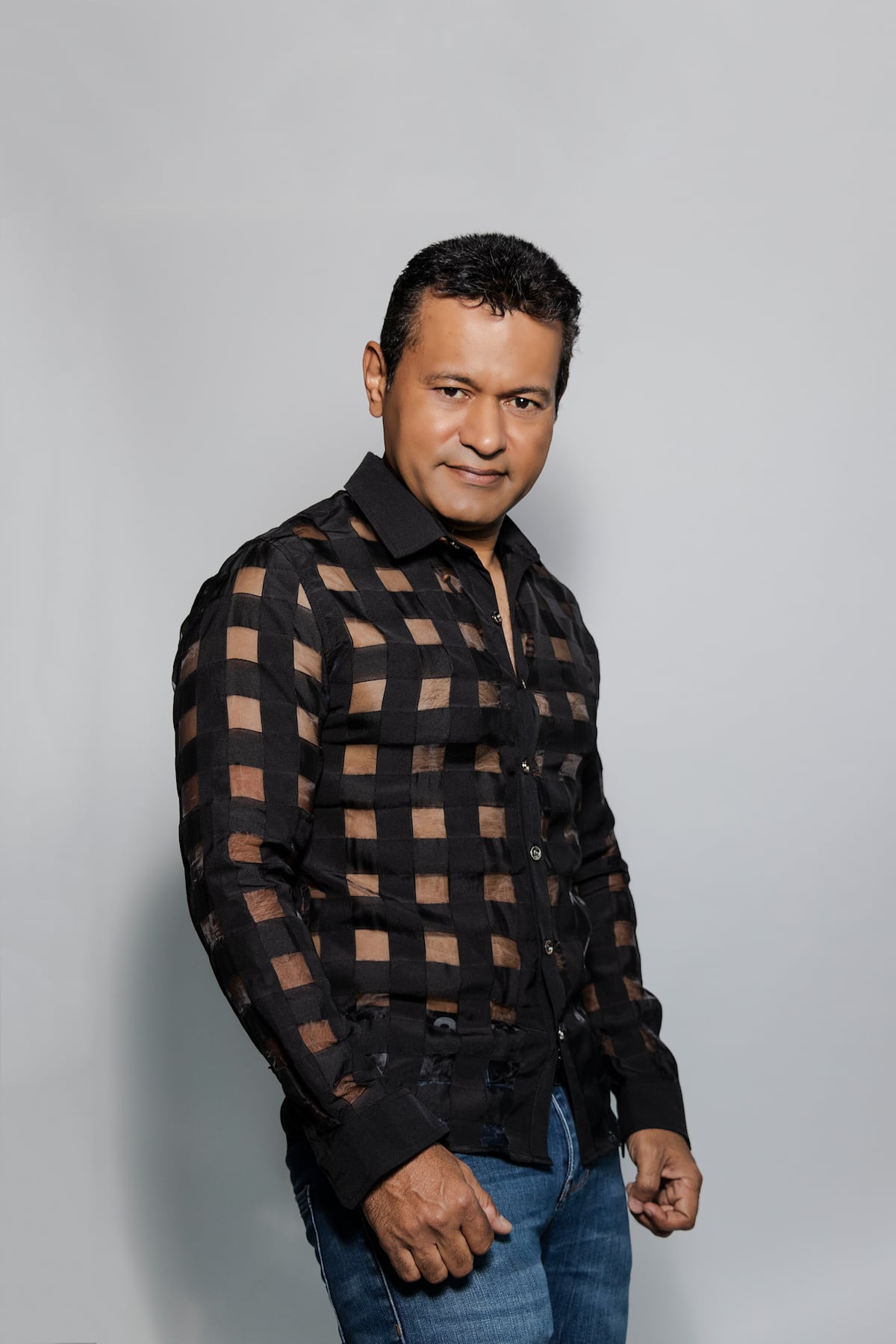 Como goza. Ponen a sufrir de lo lindo a Samy Sandoval en su más reciente sencillo +Letra. Video