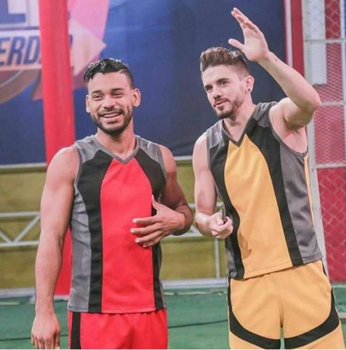 ¡AY, MADRE! ExCalle 7 despotrica contra el programa