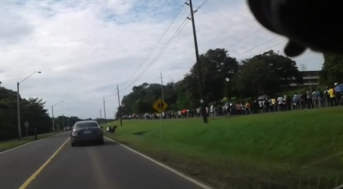 Aumenta el desempleo en Panamá. Miles y miles forman filas en feria de oportunidades