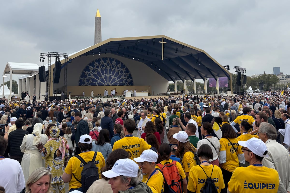 700 mil personas arropan al papa León XIV en el corazón de París