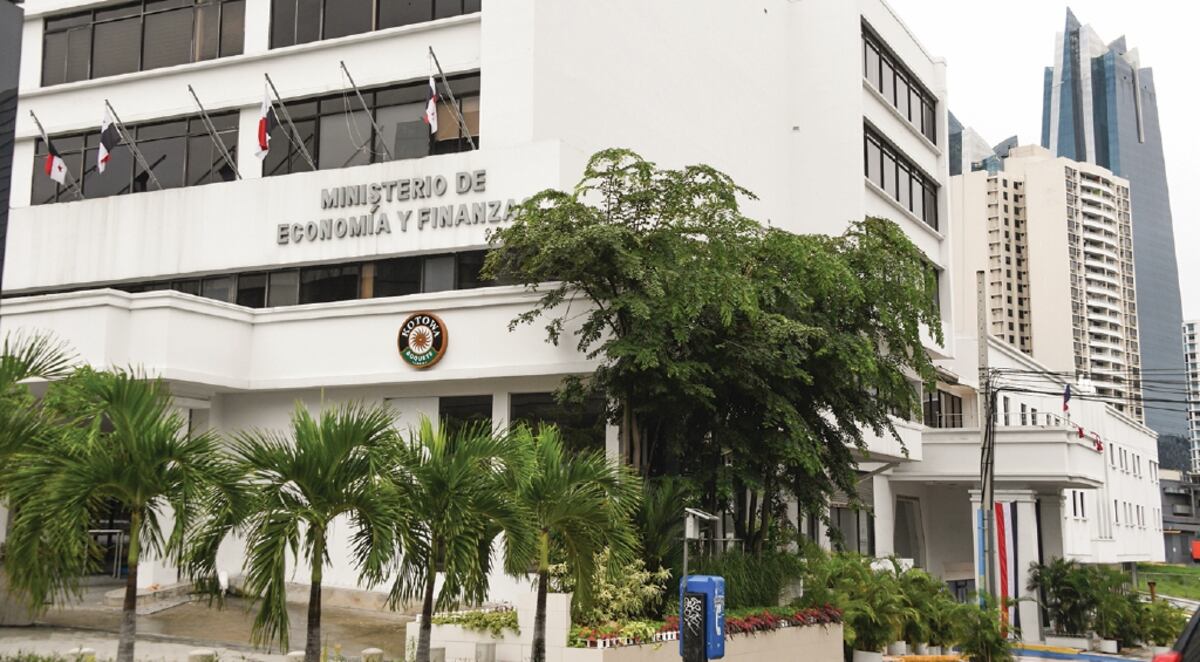 En el 2022 habrá que hacer más con menos dinero, según el MEF