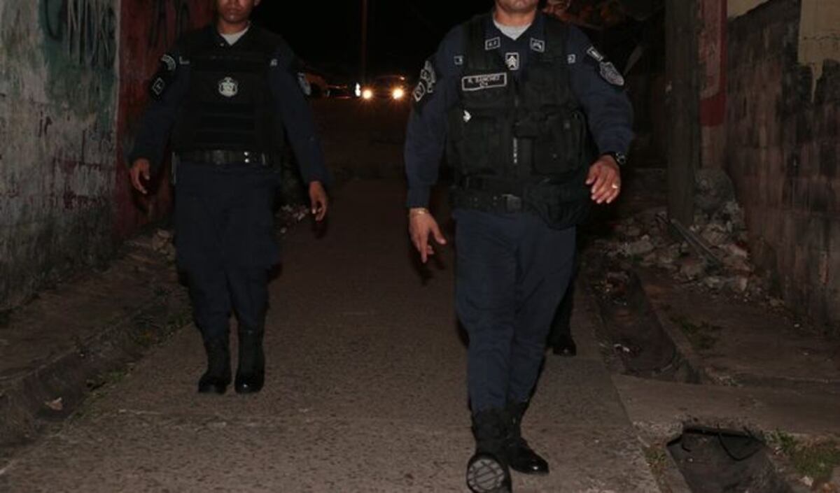  SU ÚLTIMA PLÁTICA.Conversaban en vereda en Pan de Azúcar y los matan a balazos