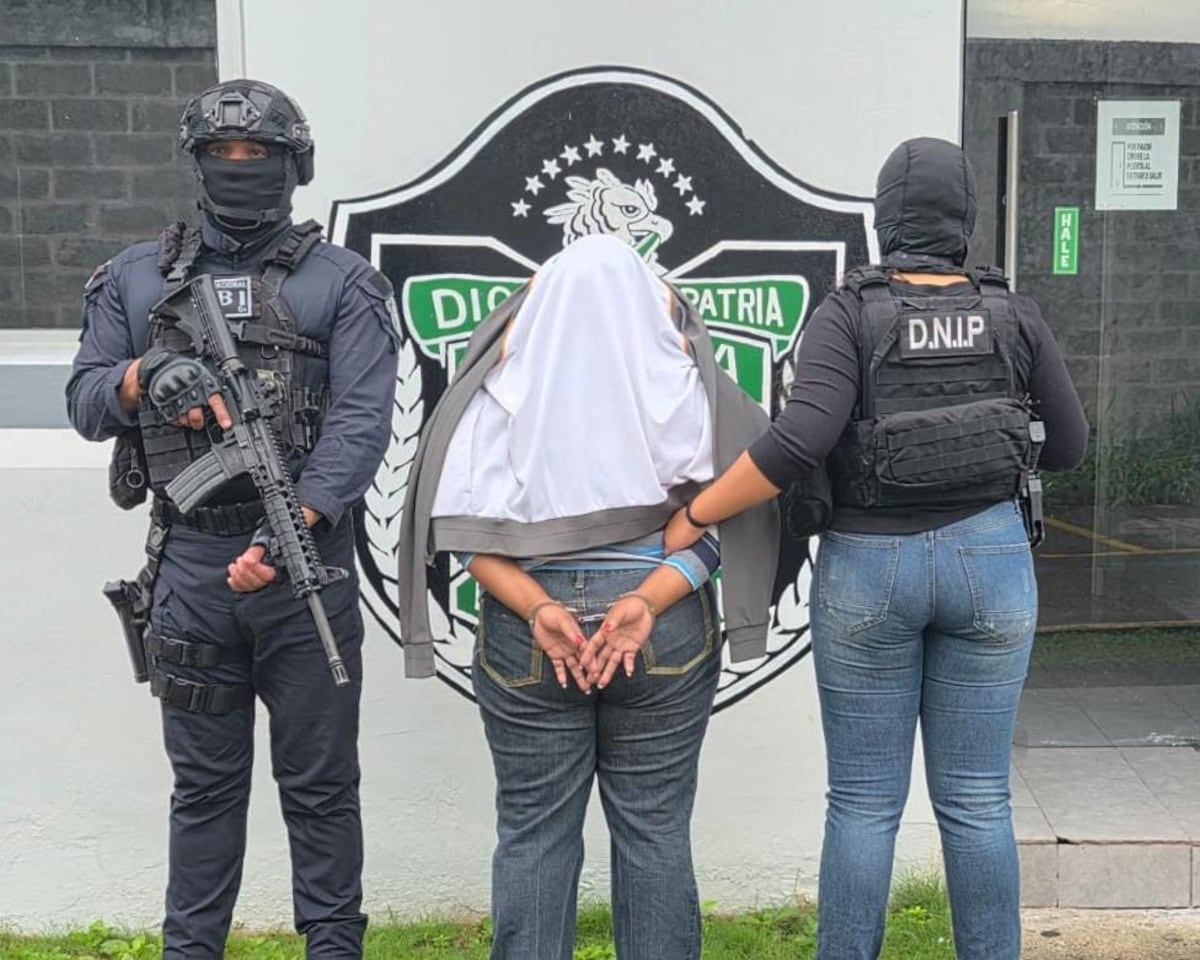 Cae mujer buscada por estafa tras allanamiento en Juan Díaz