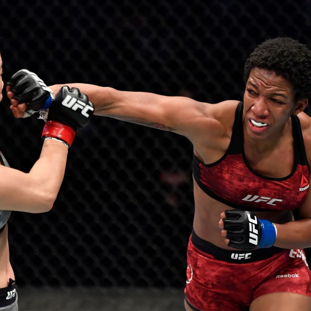 Panameña triunfa en Emiratos Árabes. ‘La Pantera’ venció a la china en su debut en la UFC. Video