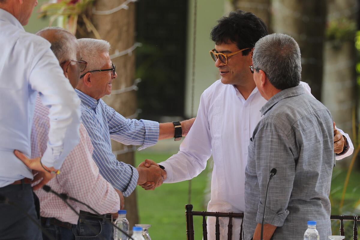 Disidencia de las  Farc estaría dispuesta a reiniciar negociaciones con el gobierno de Petro