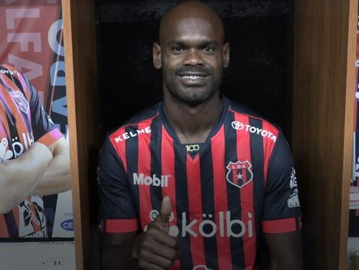 Machado ya se puso la elástica de la Liga Deportiva Alajuelense