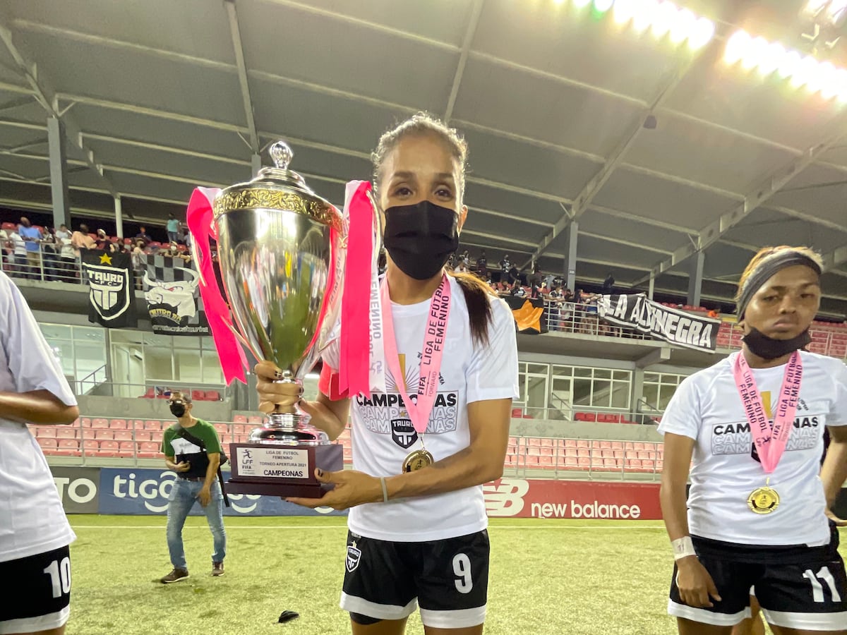 Qué partidazo. Tauro y Plaza lo dejan todo en la final del fútbol femenino. Hay nuevas campeonas +Fotos